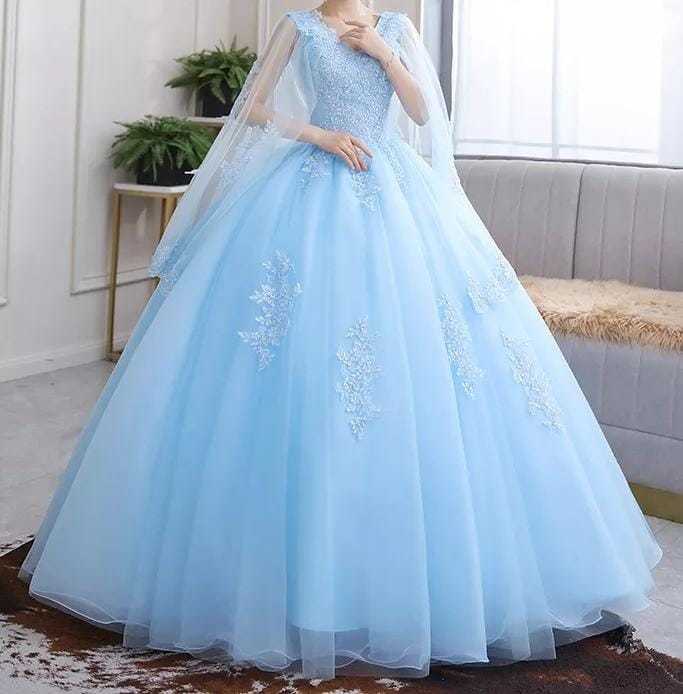 Vestido Azul com Capa